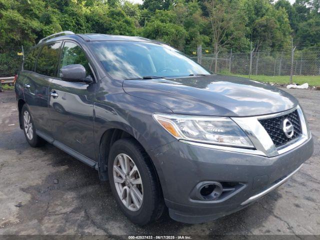  Salvage Nissan Pathfinder