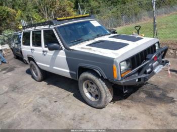  Salvage Jeep Cherokee