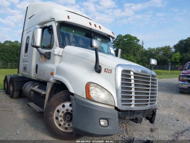  Salvage Freightliner Cascadia 125