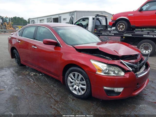  Salvage Nissan Altima