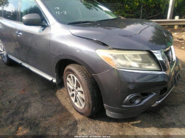  Salvage Nissan Pathfinder