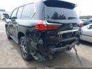 Lexus LX 570 Three-row Image 3