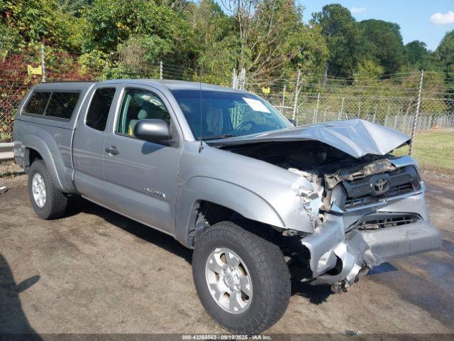  Salvage Toyota Tacoma