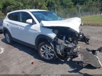  Salvage Hyundai TUCSON