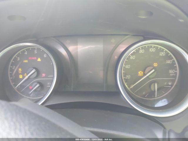 Toyota Camry Le Image 11