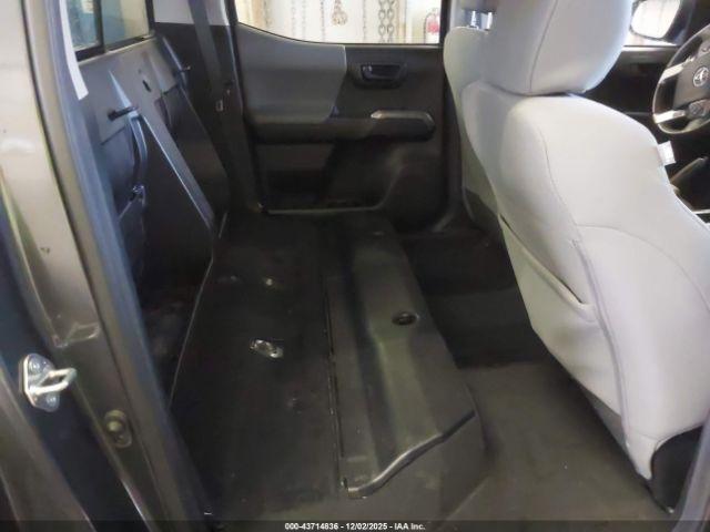 Toyota Tacoma Sr5 V6 Image 4