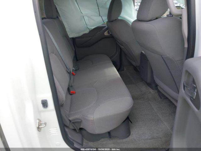 Nissan Frontier Sv Image 16