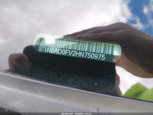 Nissan Frontier Sv Image 9