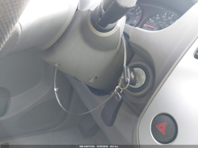 Nissan Frontier Sv Image 10