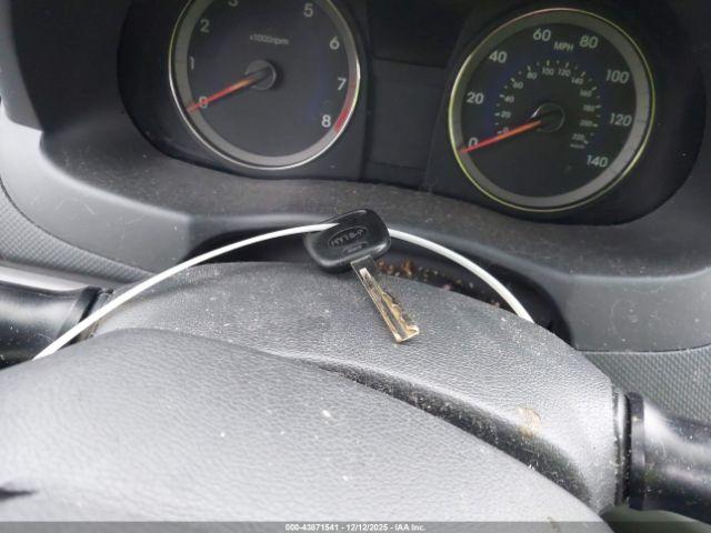 Hyundai ACCENT Gls Image 12