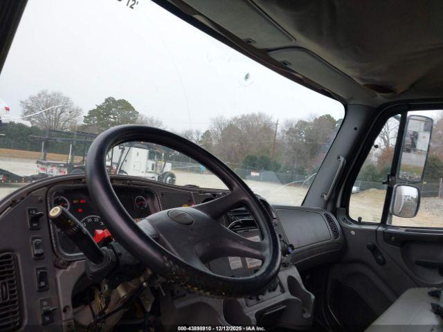 Freightliner M2 106 Medium Duty Image 5