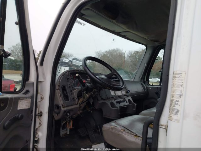 Freightliner M2 106 Medium Duty Image 10