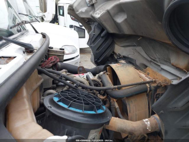 Freightliner M2 106 Medium Duty Image 3