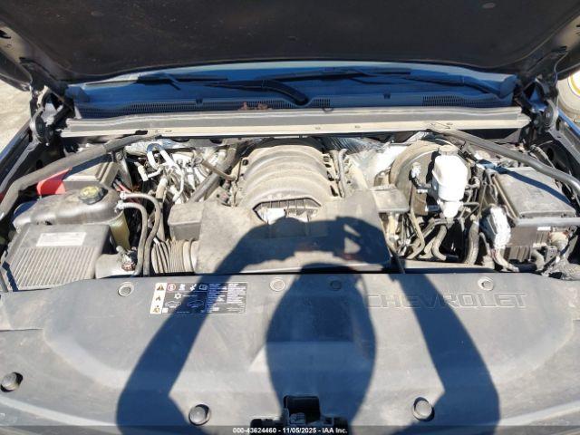 Chevrolet Suburban Lt Image 14