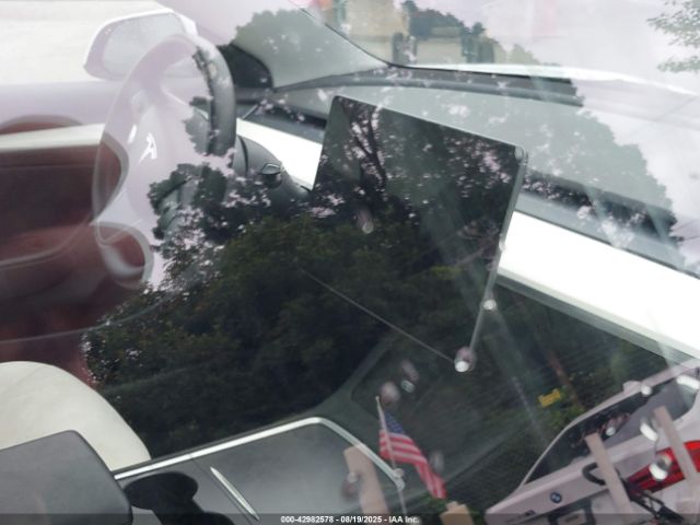 Tesla Model 3 Rear-wheel Drive Image 14