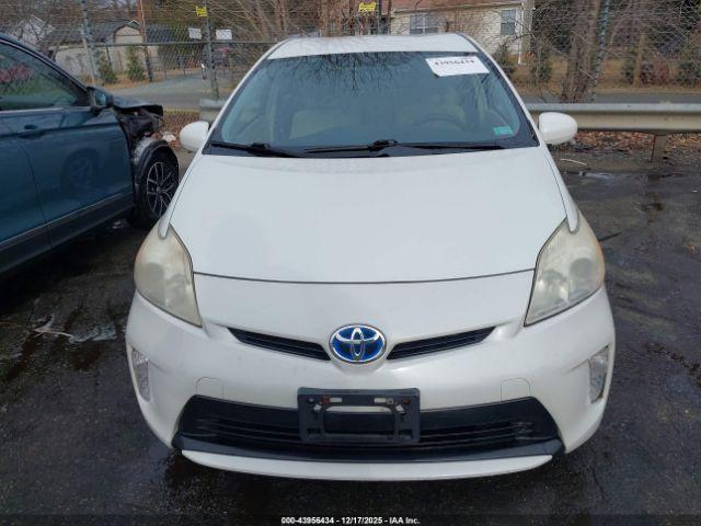 Toyota Prius Two Image 11