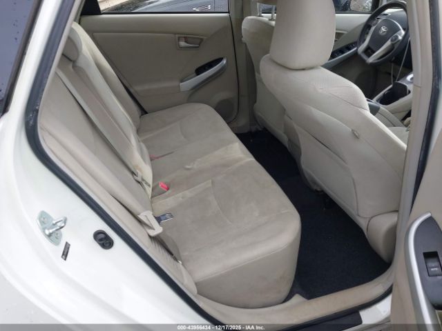 Toyota Prius Two Image 14