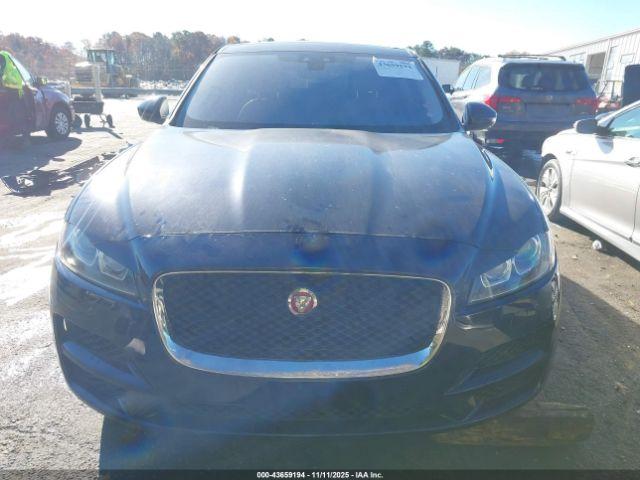 Jaguar F-PACE Premium P250 Awd Automatic Image 10