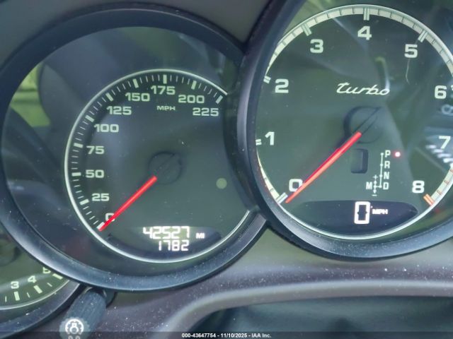 Porsche Panamera Turbo Image 13