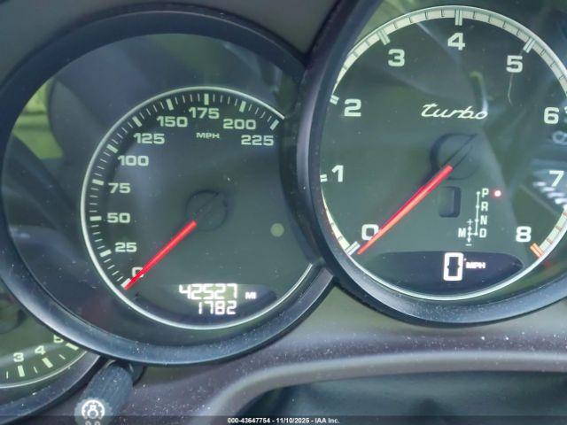 Porsche Panamera Turbo Image 13