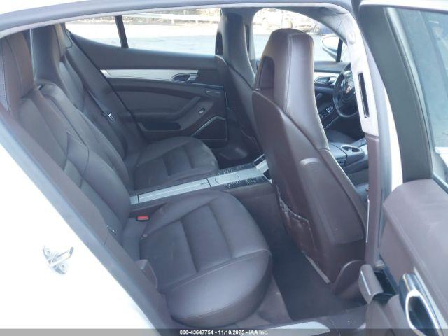 Porsche Panamera Turbo Image 15