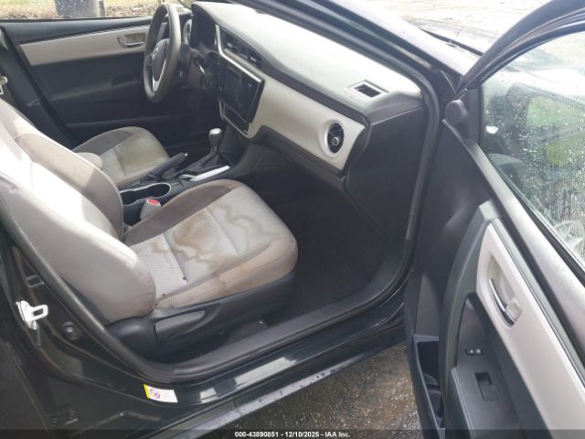 Toyota Corolla Le Image 9