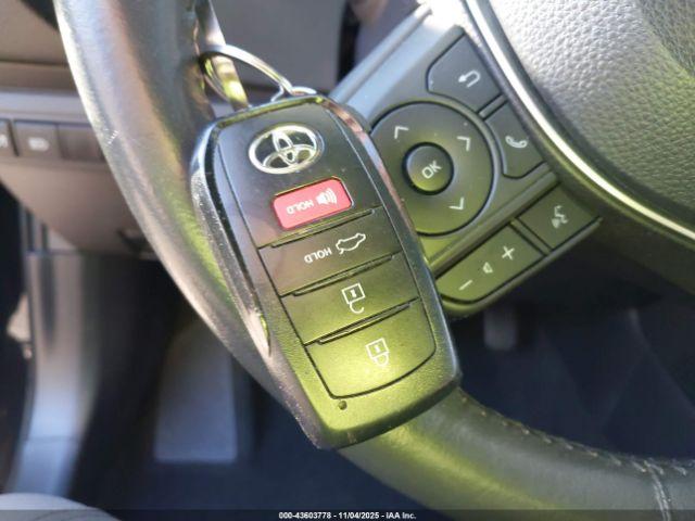 Toyota Corolla Se Image 11