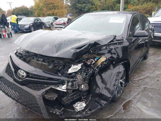 Toyota Camry Se Image 3