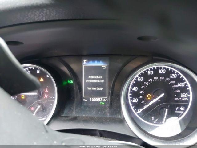 Toyota Camry Se Image 11