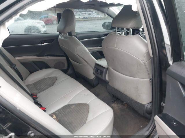 Toyota Camry Se Image 4