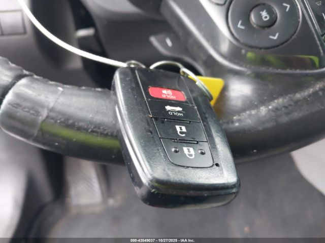 Toyota Camry Se Image 6