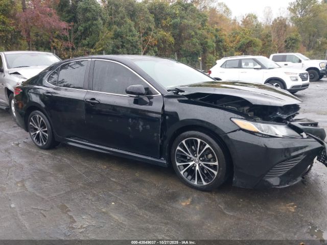 Toyota Camry Se Image 16