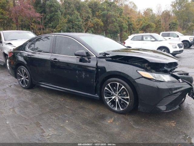 Toyota Camry Se Image 16