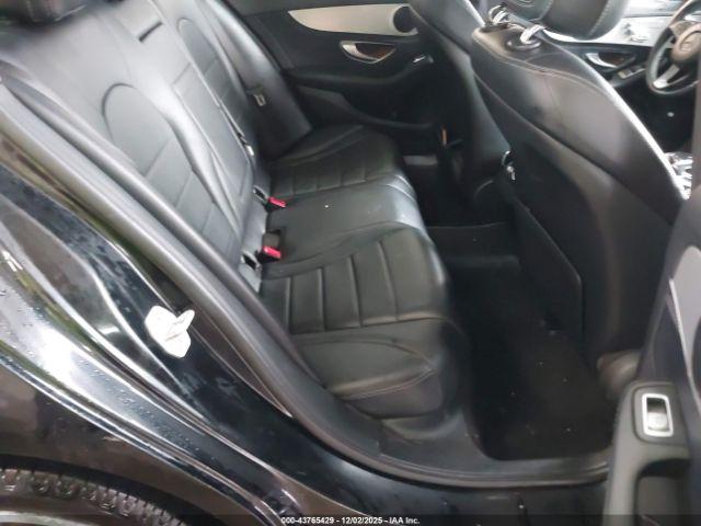 Mercedes-Benz C-Class 4matic Image 9