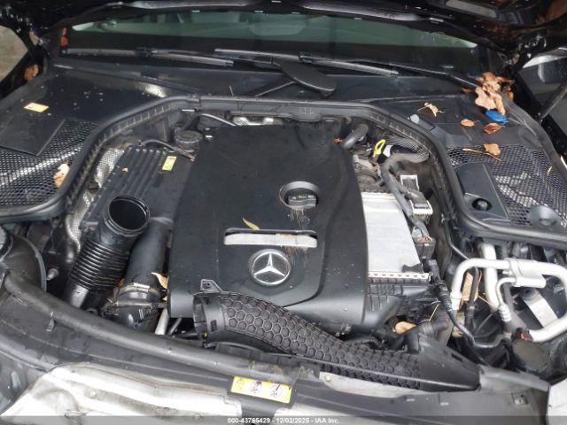 Mercedes-Benz C-Class 4matic Image 11