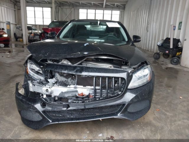 Mercedes-Benz C-Class 4matic Image 4