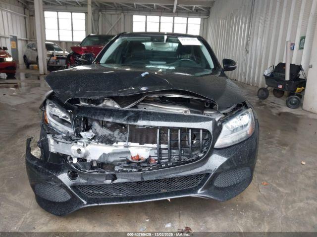 Mercedes-Benz C-Class 4matic Image 4