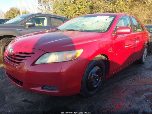 Toyota Camry Le Image 5