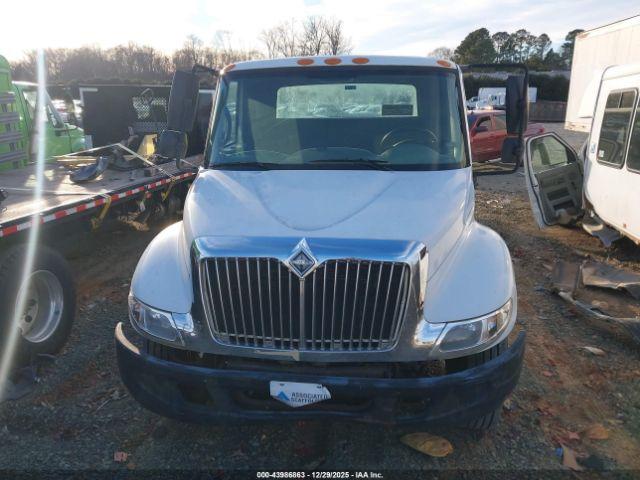 International 4000 4300 Image 15