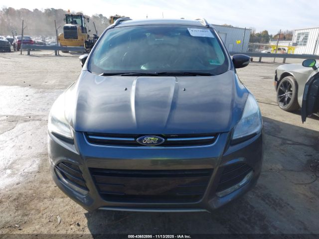 Ford Escape Titanium Image 15