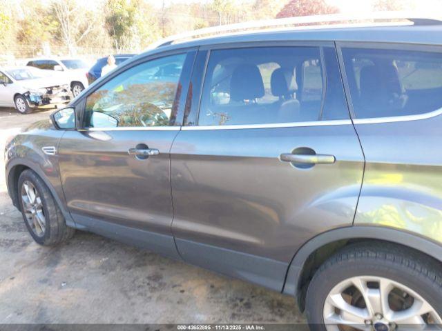 Ford Escape Titanium Image 5