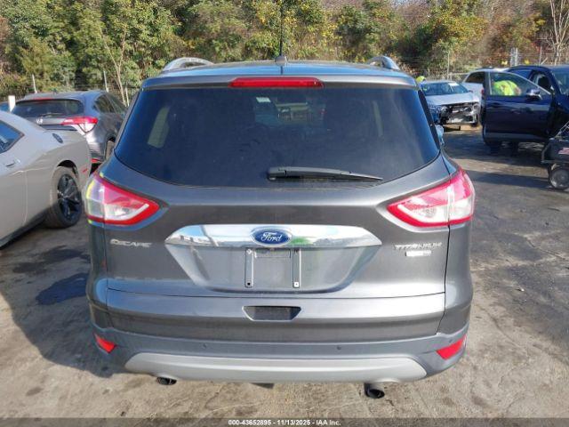 Ford Escape Titanium Image 9