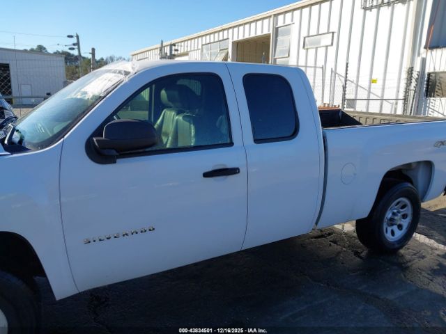 Chevrolet Silverado 1500 Work Truck Image 9