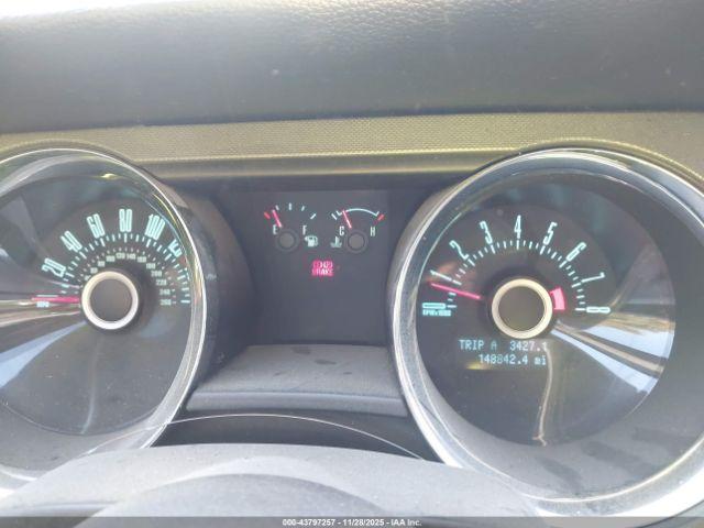 Ford Mustang V6 Image 3