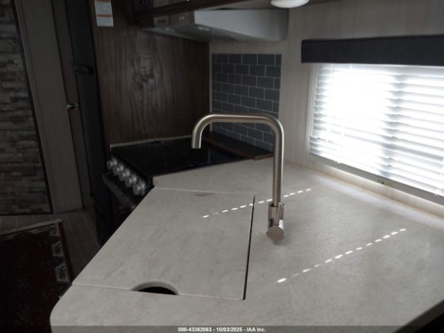 Forest River Cherokee Grey Wolf Image 17