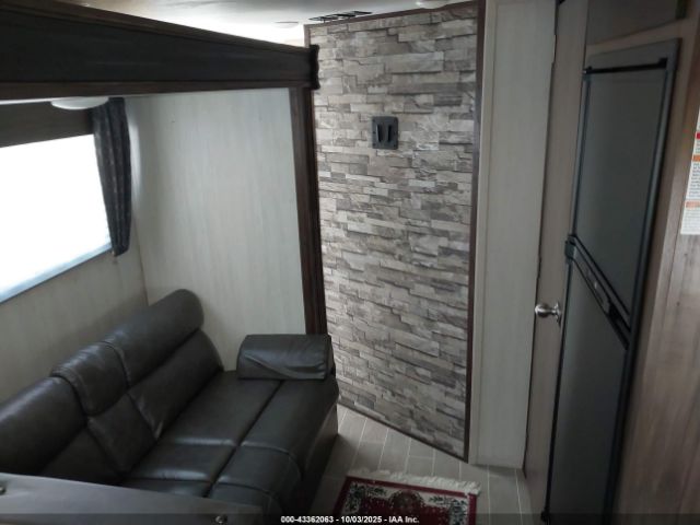 Forest River Cherokee Grey Wolf Image 15