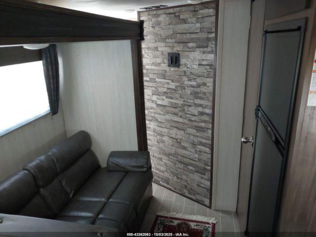 Forest River Cherokee Grey Wolf Image 15