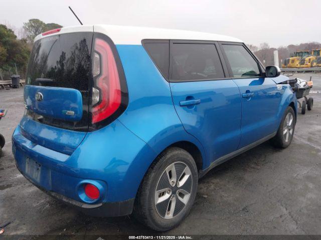 Kia Soul Image 2