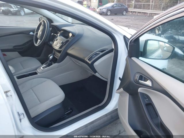 Ford Focus Se Image 6