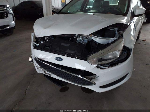 Ford Focus Se Image 12